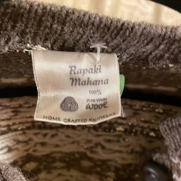 Handmade “Home Crafted Knit” Rapaki Mahana 100% Wool Cardigan - Picture 5 of 5